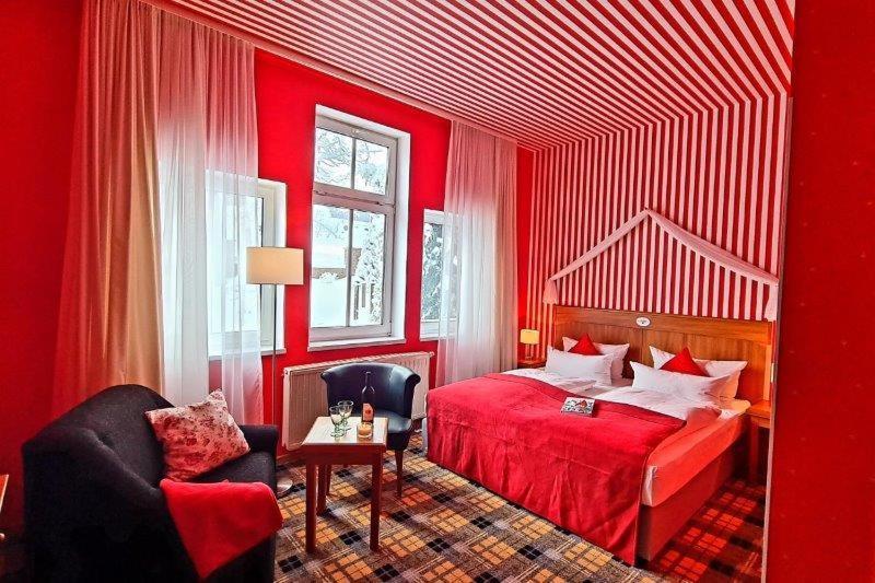 Hotel Schieferhof - Glaslust Neuhaus am Rennweg Εξωτερικό φωτογραφία