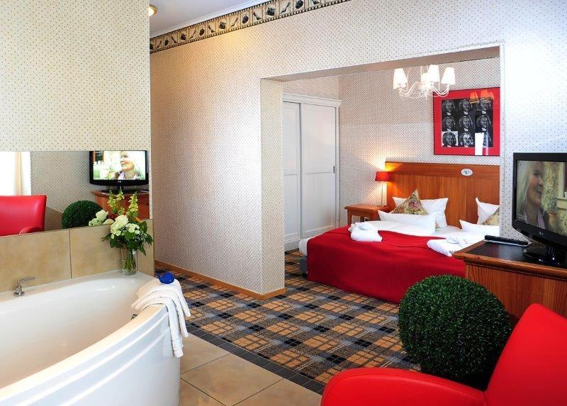 Hotel Schieferhof - Glaslust Neuhaus am Rennweg Εξωτερικό φωτογραφία