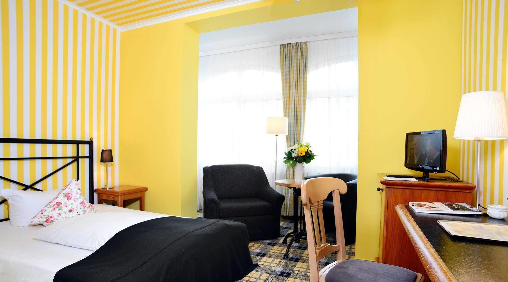 Hotel Schieferhof - Glaslust Neuhaus am Rennweg Εξωτερικό φωτογραφία